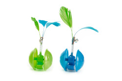 Beeztees Kedi Oyuncağı, Hareketli Tüylü Top, 5cm - Beeztees