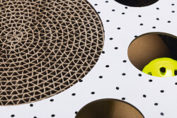 Beeztees Yavru Kedi Karton Tırmalama ve Oyuncağı, 35x35x7cm - 3