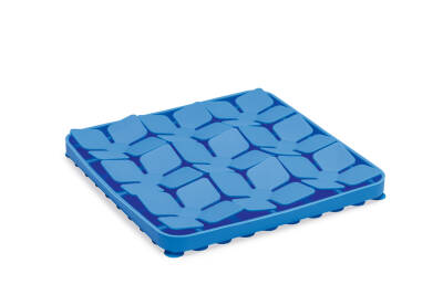 Beeztees Yavru Köpek Mama Yeme Oyuncağı, Kare Şeklinde, Silikon, Mavi, 20x20cm - 1