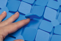 Beeztees Yavru Köpek Mama Yeme Oyuncağı, Kare Şeklinde, Silikon, Mavi, 20x20cm - 5